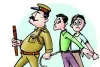 चोरी की बाइक के साथ शराब तस्कर पिता-पुत्र चढ़ा पुलिस के हत्थे