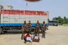 मोतिहारी में 400 पेटी चाइनीज सेब जब्त, ट्रक चालक गिरफ्तार
