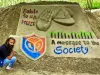 विकास दुबे एनकाउंटर : रेत पर कलाकृति उकेर किया यूपी पुलिस को सैल्यूट