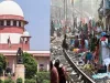 रेलवे ट्रैक के किनारे से झुग्गियों को हटाने के आदेश के खिलाफ याचिका पर सुनवाई टली
