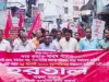 बांग्लादेश में भी गहराया आर्थिक संकट, गुस्साए लोग सड़कों पर उतरे