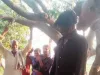#Motihari News: पेड़ से लटका मिला यूवक का शव, हत्या की आशंका