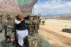 रक्षामंत्री के सामने सेना और वायु सेना ने किया संयुक्त अभ्यास