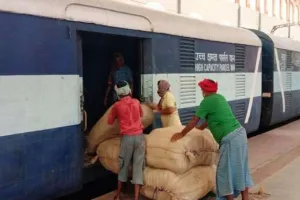 घर से कोच तक सामान पहुंचाएगा भारतीय रेलवे