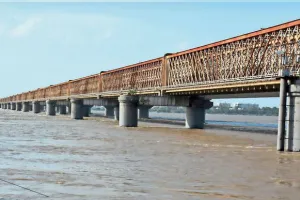 भरूच में नर्मदा का जलस्तर बढ़ने से गोल्डन ब्रिज बंद करने का प्रस्ताव