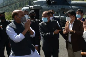 रक्षा मंत्री राजनाथ पहुंचे कुल्लू, पीएम के दौरे की तैयारियों का लिया जायजा