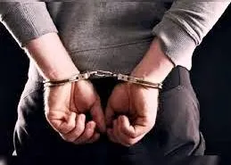 7 शराब कारोबारी समेत 14 अपराधी गिरफ्तार, देसी कट्टा व 37 लीटर शराब बरामद