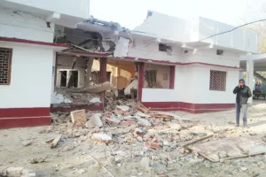 गया में नक्सलियों ने पूर्व एमएलसी अनुज सिंह का घर विस्फोट कर उड़ाया