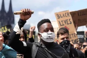 अश्वेत अफ़्रीकी-अमेरिकी हिंसात्मक आंदोलन पर राजनीति ?