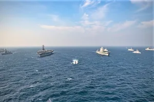 पश्चिमी ​हिन्द महासागर में ​​​उतरीं चार देशों की नौसेनाएं ​