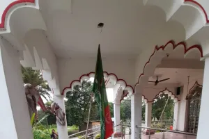 बिहार में उपद्रवी तत्वों ने मंदिर में लगाया इस्लामिक ध्वज, मूर्ति को भी पहुंचाई क्षति