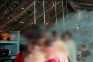 बिहार में आर्थिक तंगी से जूझ रहे एक ही परिवार के पांच सदस्यों का छत से लटका मिला शव