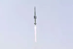 परीक्षण सफल: आईटीआर रेंज से दागी गई नौसेना वर्जन की वर्टिकली लॉन्च शॉर्ट रेंज सरफेस टू एयर मिसाइल, हवाई खतरों को कर देगी बेअसर