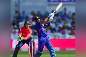 टी-20 अंतरराष्ट्रीय क्रिकेट में शतक बनाने वाले पांचवें भारतीय बल्लेबाज बने सूर्यकुमार यादव   