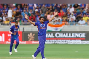 एशिया कप: रोहित ने भुवनेश्वर कुमार का किया बचाव, कहा-दो मैचों के प्रदर्शन से उन्हें जज करने की जरूरत नहीं