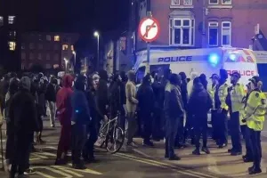 ब्रिटेन में हिंदू व मुस्लिम में तनाव, दोनों समुदायों के बीच हिंसा के बाद लीसेस्टर से 27 लोग गिरफ्तार      