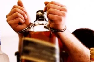 पुलिस ने जप्त किये 114 बोतल विदेशी शराब 