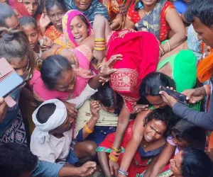 पंजाब में सड़क हादसे में हुई मौत युवक का शव गांव आते ही परिजनों में मची चीख-पुकार