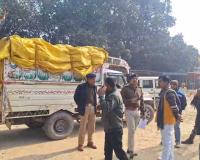 घोड़ासहन में पकड़ी पिकअप पर विवाद — पुलिस बोली, वैध बिल पर हो रहा था व्यवसाय