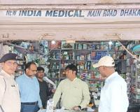 नशीली दवाओं की बिक्री की सूचना पर ढाका में तीन मेडिकल स्टोर पर छापेमारी