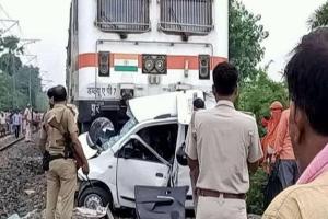 बिहार: पटना में जनशताब्दी से टकराई बोलेरो, 4 लोगों की मौत