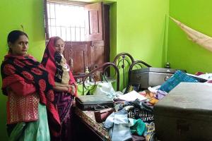 घर का ताला तोड़ ढाई लाख नगदी समेत एक लाख के जेवरात की चोरी