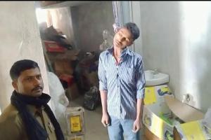 किराना दुकान के नौकर ने गले में फंदा लगा की आत्महत्या