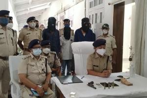 पैंथर जवान हमले के आरोपी सहित तीन अपराधी हथियार के साथ गिरफ्तार