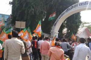 अर्नब गोस्वमी की गिरफ्तारी के विरोध में पटना के कांग्रेस कार्यालय सदाकत आश्रम पर  प्रदर्शन