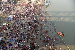 कार्तिक पूर्णिमा पर आस्था की डुबकी, सुबह से ही स्नान के लिए उमड़ पड़े श्रद्धालु