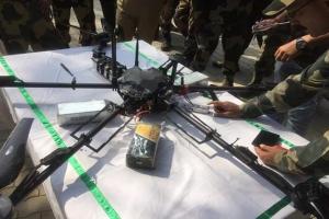 बीएसएफ ने मार गिराया पाकिस्तान का जासूसी ड्रोन, हथियार मिले