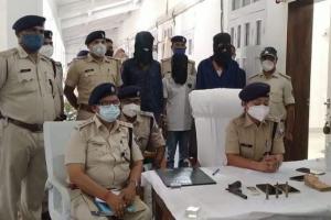 लूट की रकम के साथ तीन अपराधी गिरफ्तार