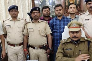 मोतिहारी पुलिस ने योजना बना रहेे दो अपराधियों को मौके पर किया गिरफ्तार