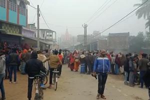 व्यवसायी के घर भीषण डकैती, बम फोड़ कर डकैतों ने फैलाई दहशत, तीन जिंदा बम बरामद