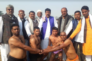 कार्तिक पूर्णिमा के अवसर पर दंगल (कुश्ती)का आयोजन