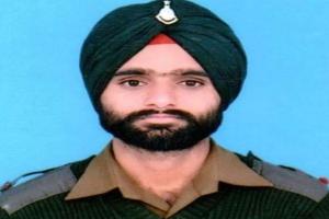 पाकिस्तानी गोलीबारी में एक लांस नायक शहीद