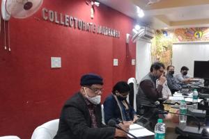 जिलाधिकारी की अध्यक्षता में हर खेत को पानी को लेकर बैठक