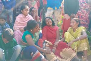 सेवानिवृत दरोगा की पत्नी व दो पुत्रों की हत्या, लूट की आशंका