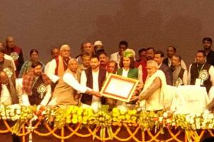 11 वीं बार राजद के राष्ट्रीय अध्यक्ष बने कैदी लालू, तेज-तेजस्वी ने रिसीव किया प्रमाण पत्र