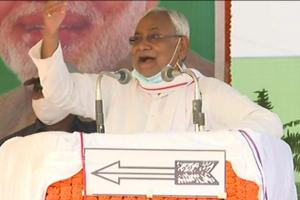 हसनपुर की जनसभा में लालू परिवार पर बरसे नीतीश