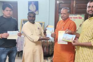 विधायक राघवेन्द्र प्रताप सिंह ने श्री राम मंदिर निर्माण के लिए एक लाख रुपये का दिया अंशदान