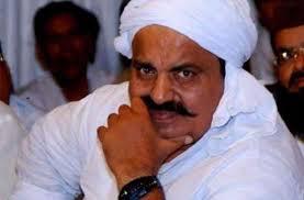 साबरमती जेल में कैद गैंगस्टर अतीक अहमद मुठभेड़ की आशंका से डरा