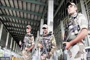 सीआईएसएफ अधिकारियों और बल के सदस्यों को राष्ट्रपति पुलिस पदक व पुलिस पदक से सम्मानित किया गया