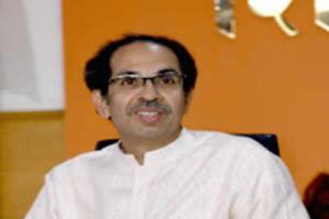 मुख्यमंत्री उद्धव ठाकरे ने किया गांधीजी और शास्त्री जी को नमन