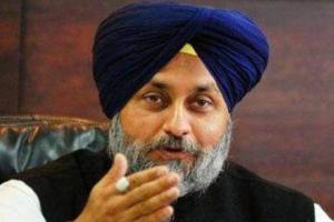 मंत्री पद छोड़ने के बाद केंद्र सरकार के खिलाफ सड़क पर उतरे हरसिमरत और सुखबीर बादल