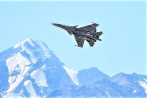 ​रात भर लड़ाकू विमानों से गरजा लद्दाख का आसमान