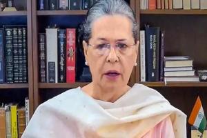 हमारा संविधान भवनों से नहीं भावनाओं से बचेगा : सोनिया गांधी
