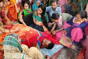 शव पहूंचते ही गांव में मचा चित्कार