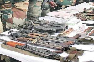 पुंछ में आतंकी ठिकाना ध्वस्त, भारी मात्रा में हथियार व गोला-बारूद बरामद