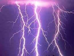 बिहार में वज्रपात से 25 लोगों की हुई मौत, 10 लोग झुलसे